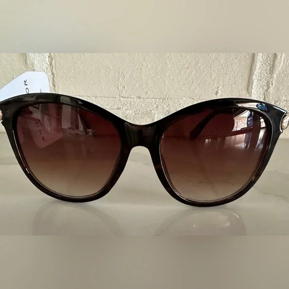 Ann Taylor Tortoise Shell Women\'s Sunglasses Ann Taylor Loft ~ CATEYE SUNGLASSES - Tortoise Shell Brown  main image 4
